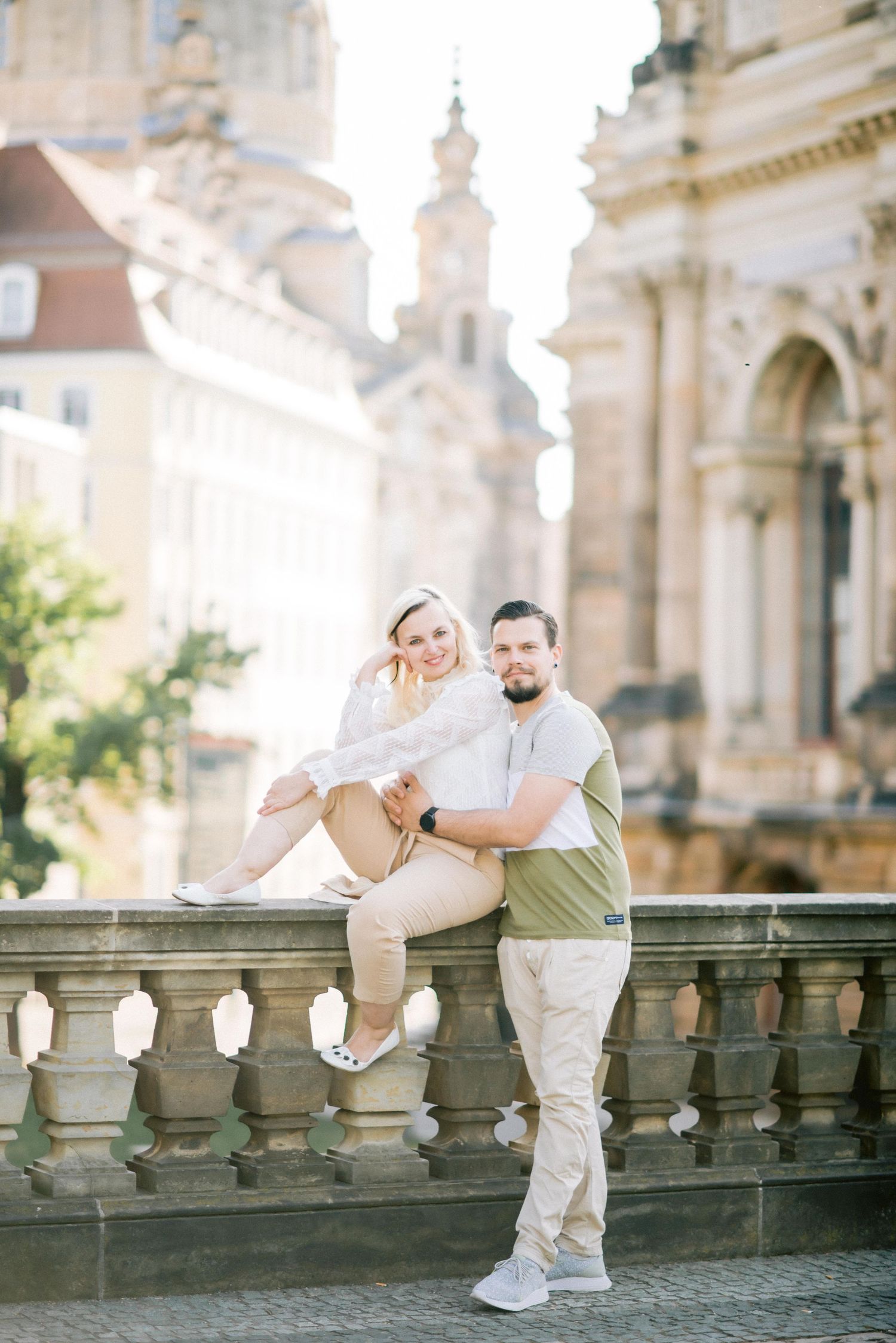 Emotionale Hochzeitsreportage einer standesamtlichen Trauung in Dresden – natürliche Hochzeitsfotografie mit echten Momenten,
