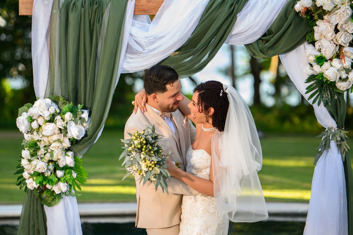 Sosua–Cabarete wedding photography at Sea Horse Ranch, golden hour with ocean views, tropical forest light and elegant Caribbean romance.