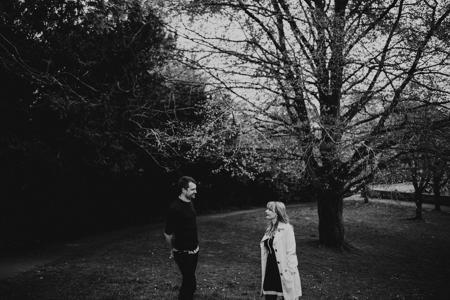 Engagement shoot  in Bath at Sydney Gardens