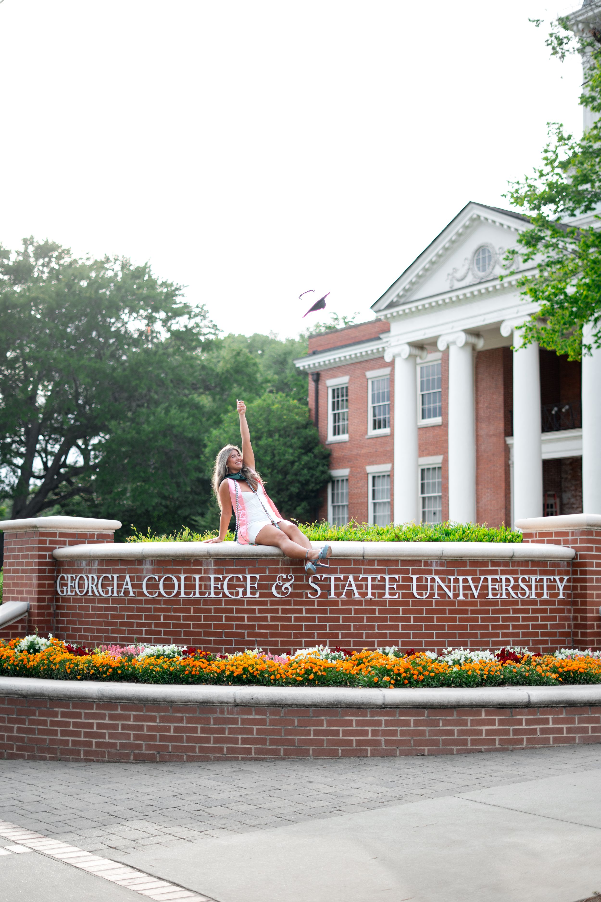 GCSU graduation photographer with the best spots on the Milledgeville, georgia campus