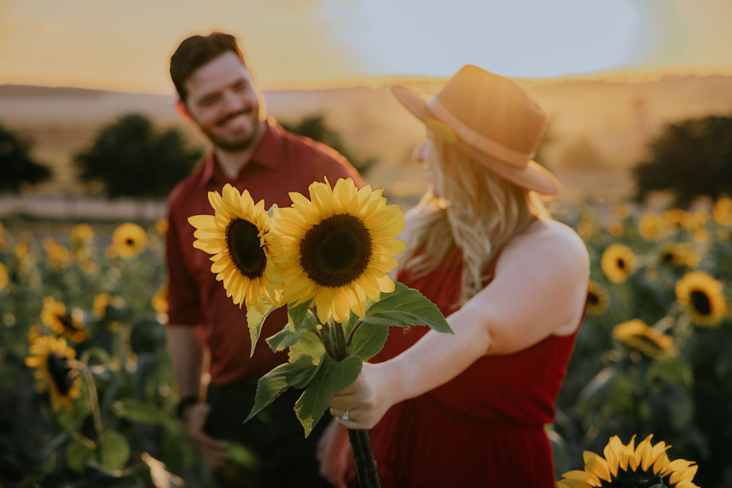 Sunflower Magic: Family & Couple Mini Photo Sessions at Southern Hill Farms in Clermont, FL