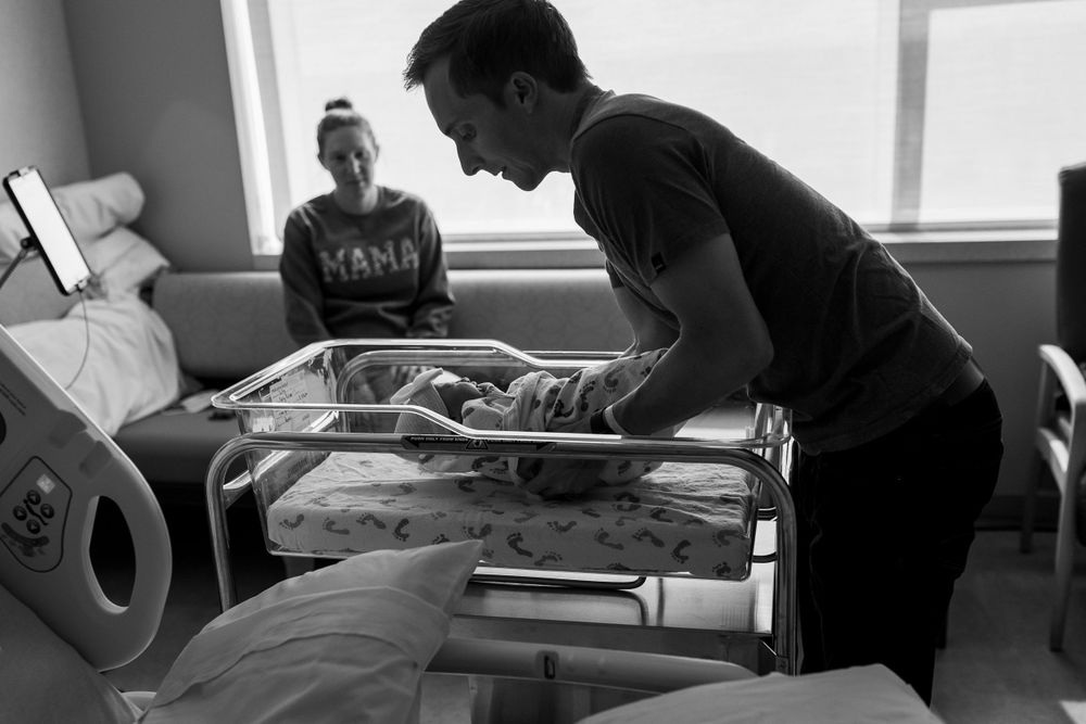 What's the Difference Between a Birth Photographer and a Fresh48