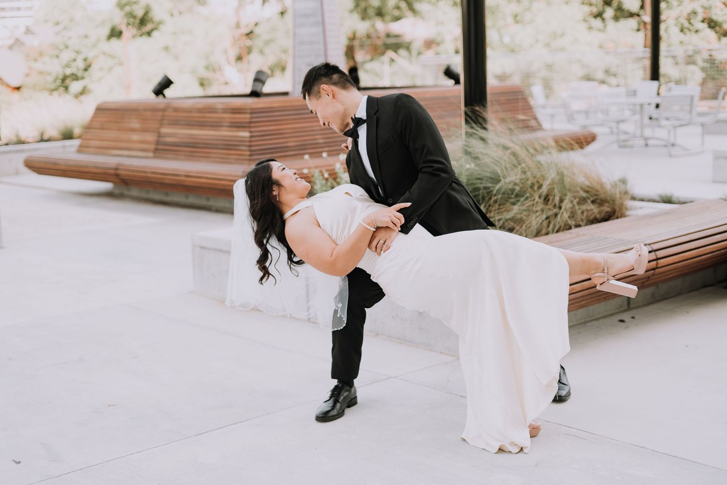 Grace + Andrew | Downtown Austin, TX Civil Ceremony - Photography by Hong  Nga | Austin Wedding and Lifestyle Photographer, image size:1500x1000