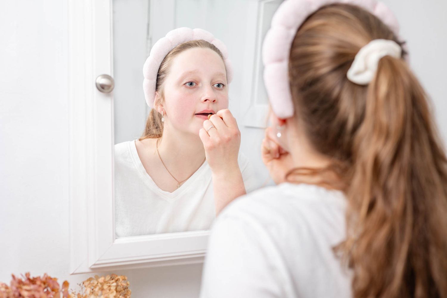 Pictures for skincare brands. Skincare photographer. Michigan skincare product photography.
