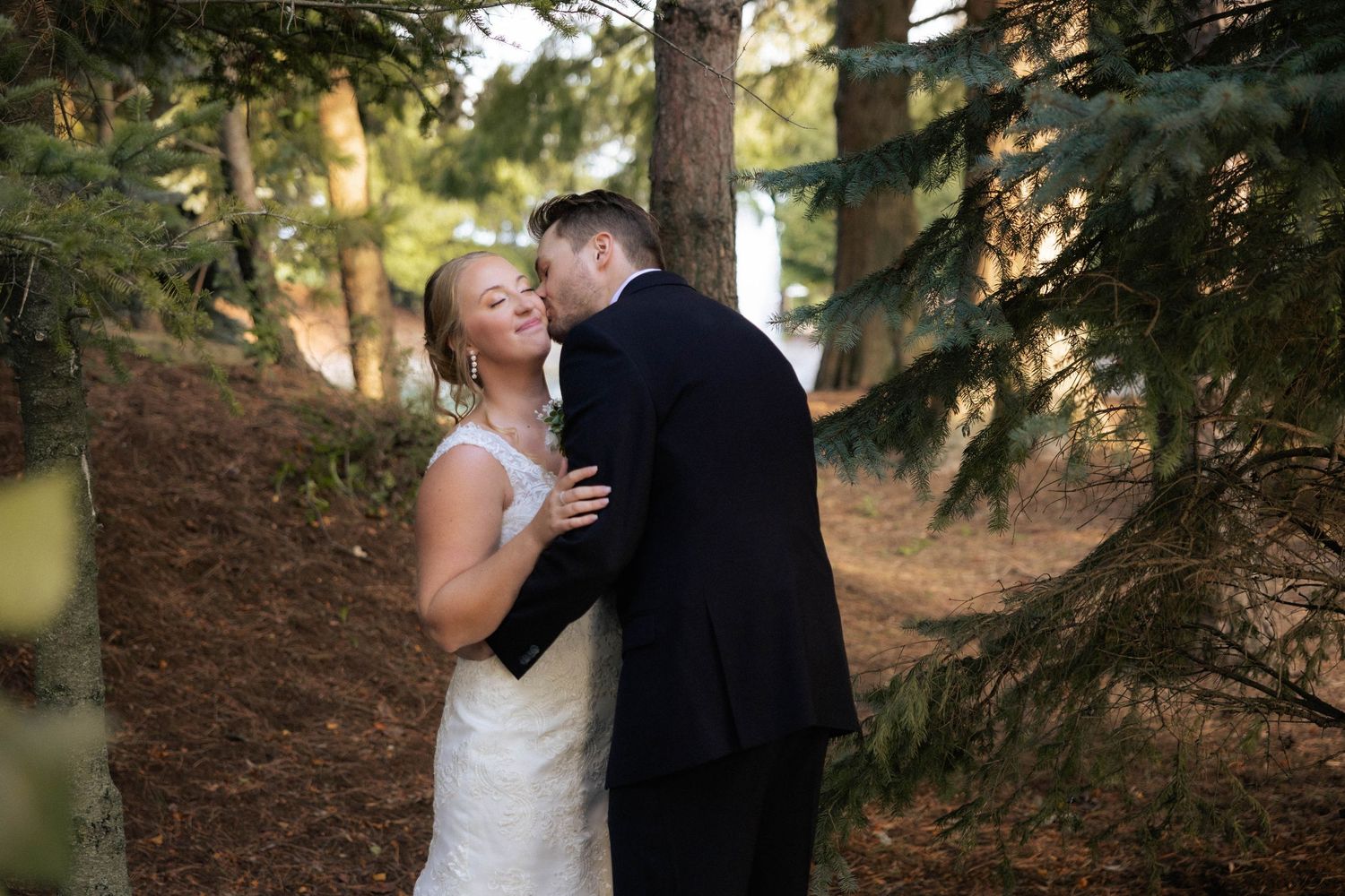 Bride and groom golden hour, outdoor portraits in Frankfort, Illinois
