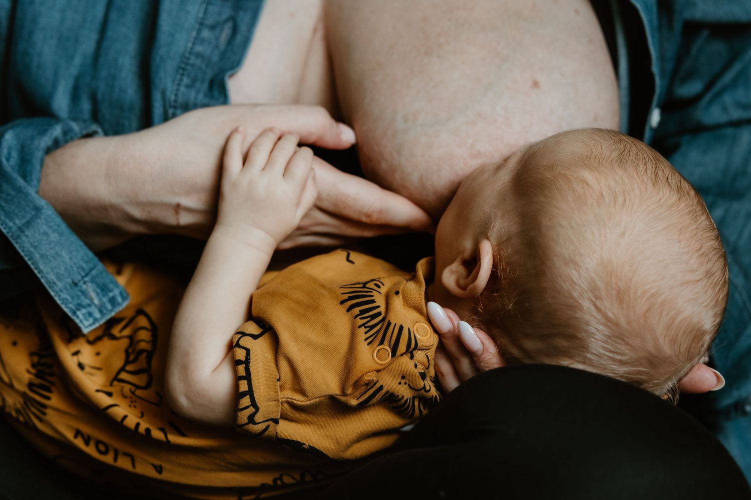 Breastfeeding consultation in Iceland, when to seek out for a support? And where look for a lactation consultant?
