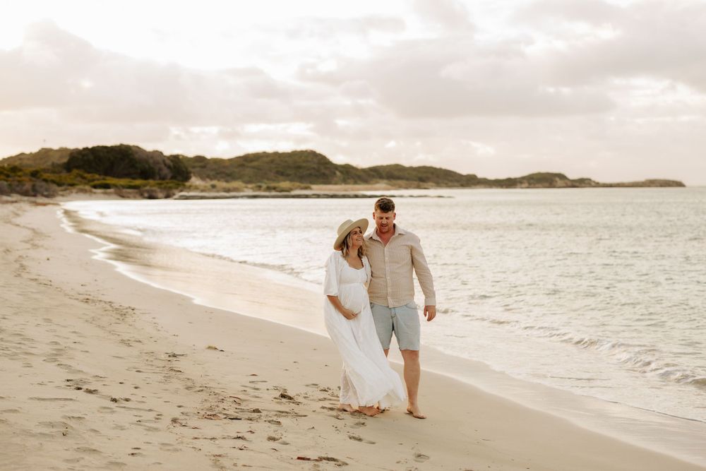 Golden Hour Maternity photohoot Rockingham Amber Peters Rockingham