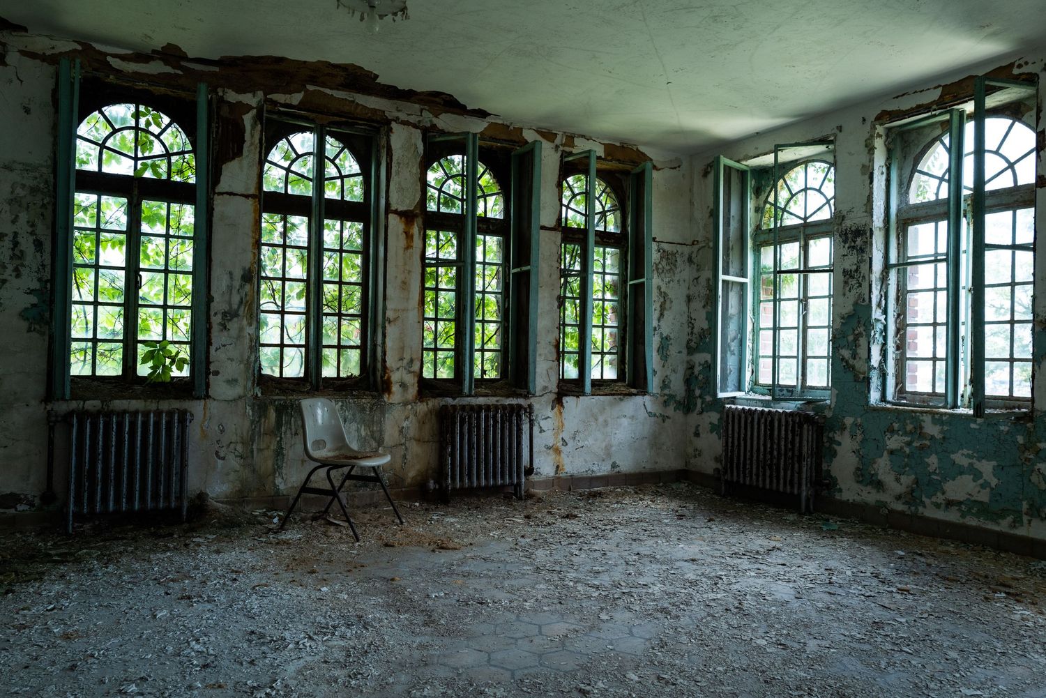 Abandoned Echoes Of Tennessee Jay Farrell