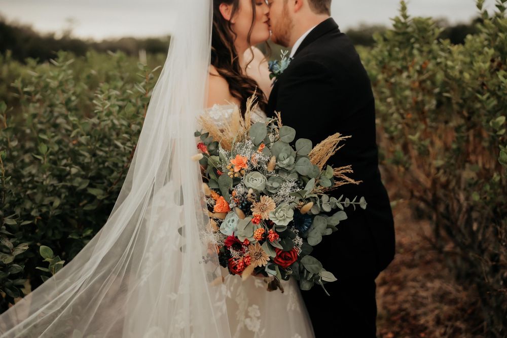 DANIELLE + VINCENT WEDDING DAY PHOTOGRAPHY AT EVER AFTER FARMS