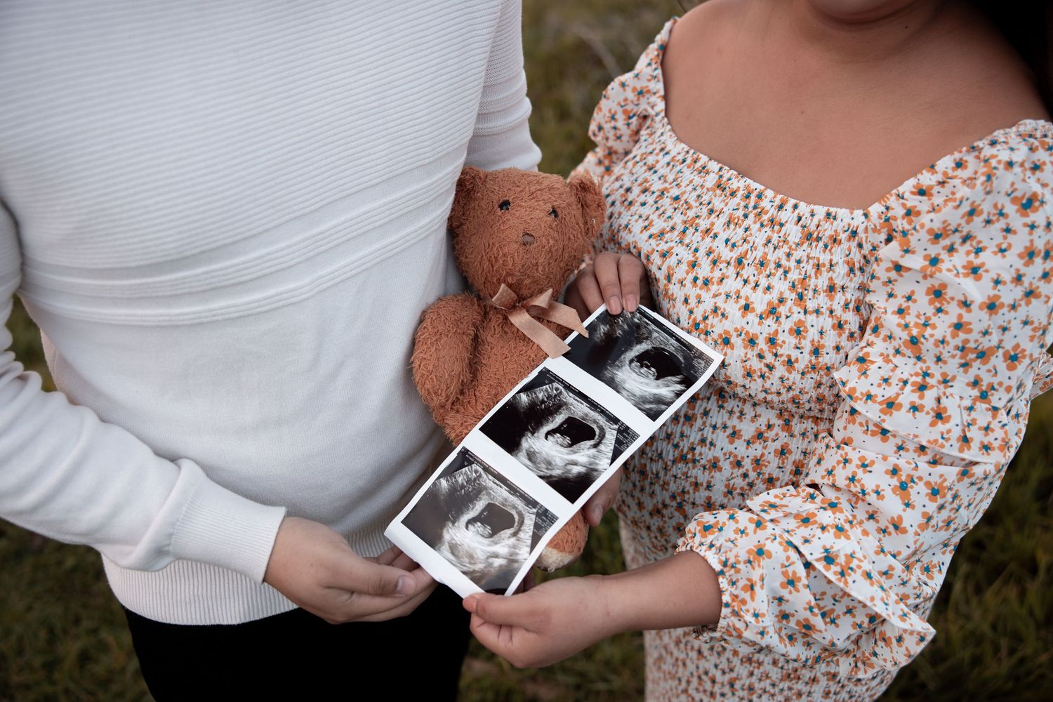 JeLau Photography Spring Mini Session Pregnancy Announcement Maternity Photoshoot monastery beach carmel california