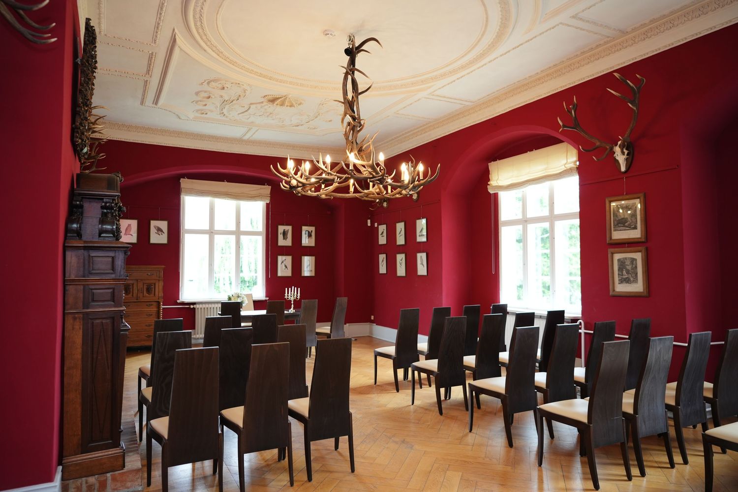 Standesamtliche Trauung im Schloss Vetschau? Hier findest du Tipps, Eindrücke & Fotos vom Hochzeitsfotografen – heiraten in traumhafter Kuli