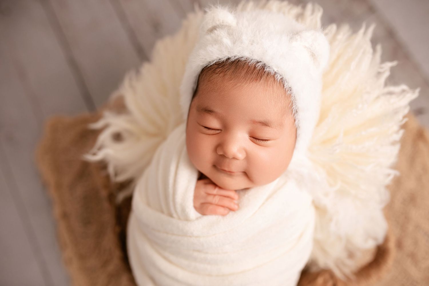 Adelaide newborn photographer Lin Photography - natural baby portrait with lightly vintage style