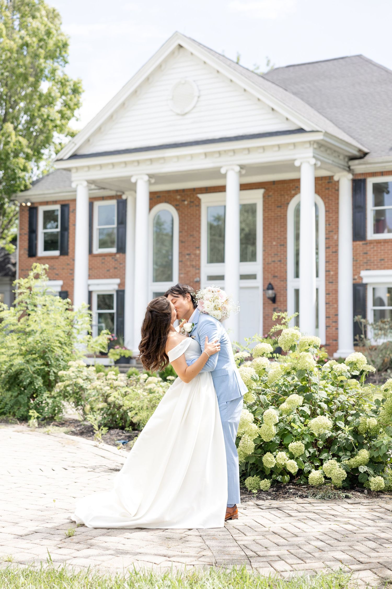 Timeless bride and groom wedding portraits at The Estate at Sunset Farm in Bellbrook, Ohio, photographed by Julia & Sean Photography.