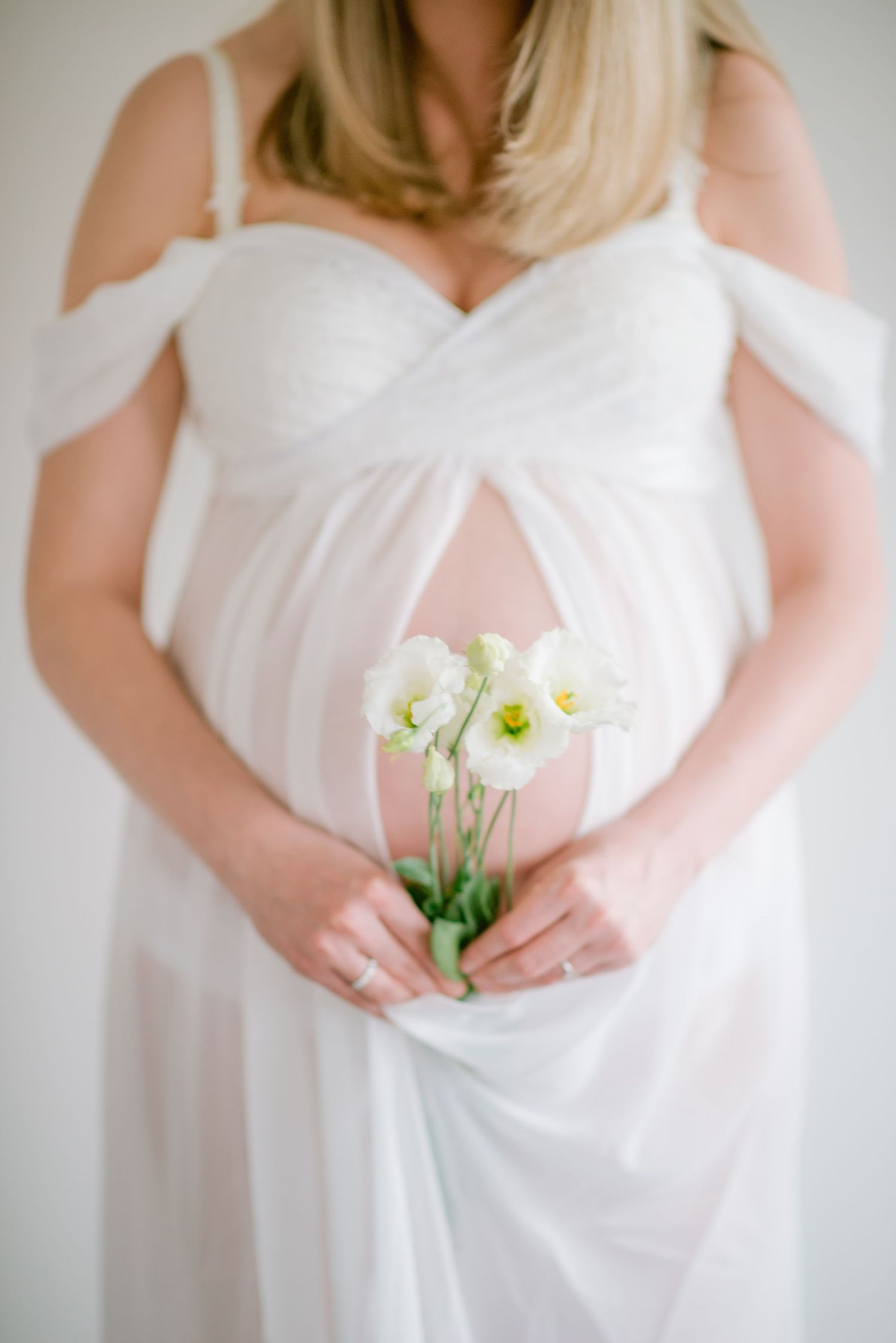 Babybauch Babybauchshooting Babybauchfotograf Dresden Fotografin Dresden Babybauch zu Hause fotografieren