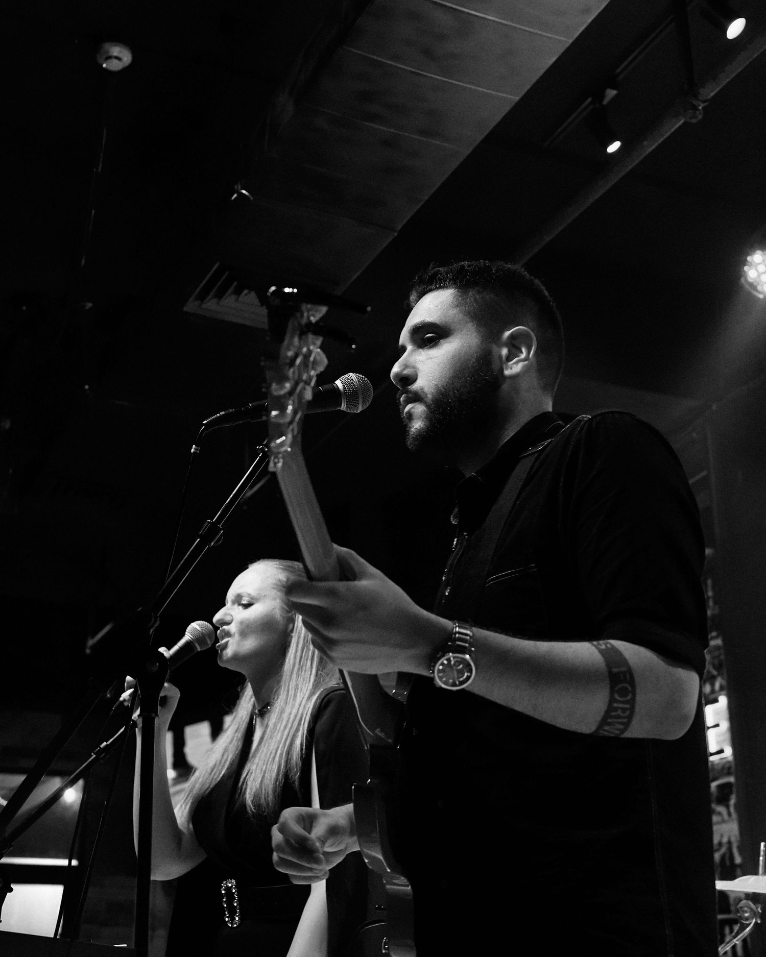 band no borders playing at London lounge bar in zhuhai china