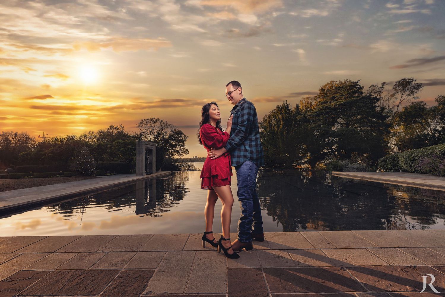 Romantic Engagement Session in Dallas, Sunset Engagement Photography, Candid Love Engagement Photos, Elegant Couple's Po