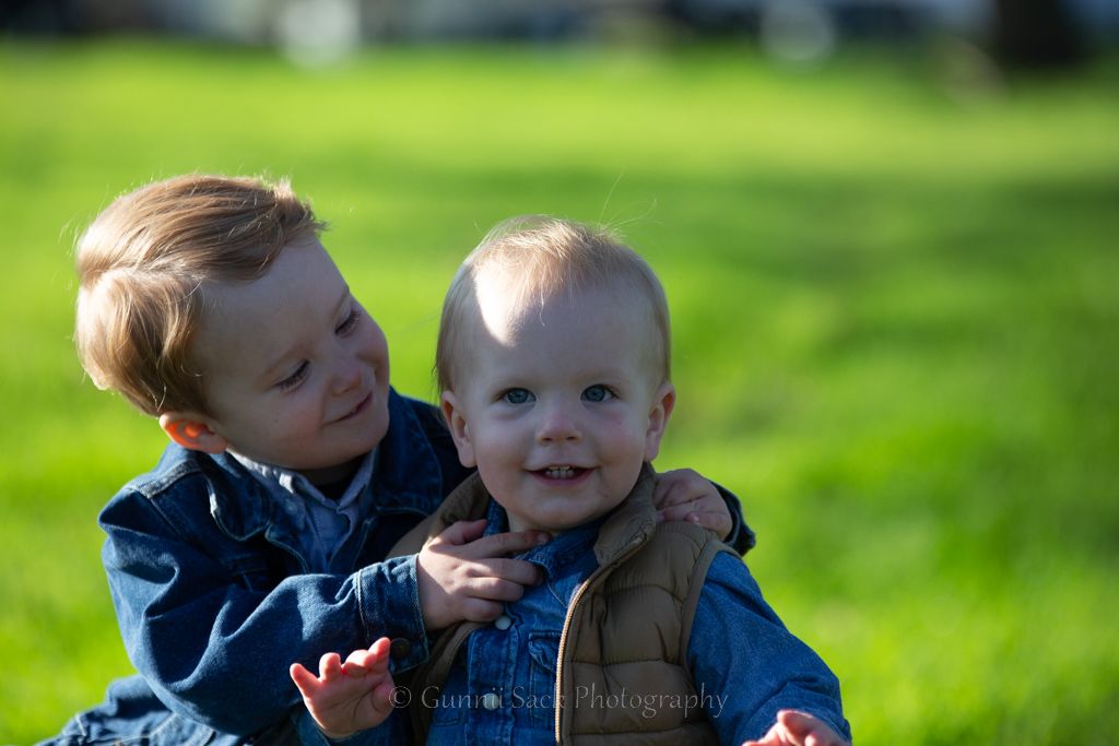gunnii sack photography, family photos, mom of boys, county photos, paloma ca, calaveras county, oak trees, family ranch