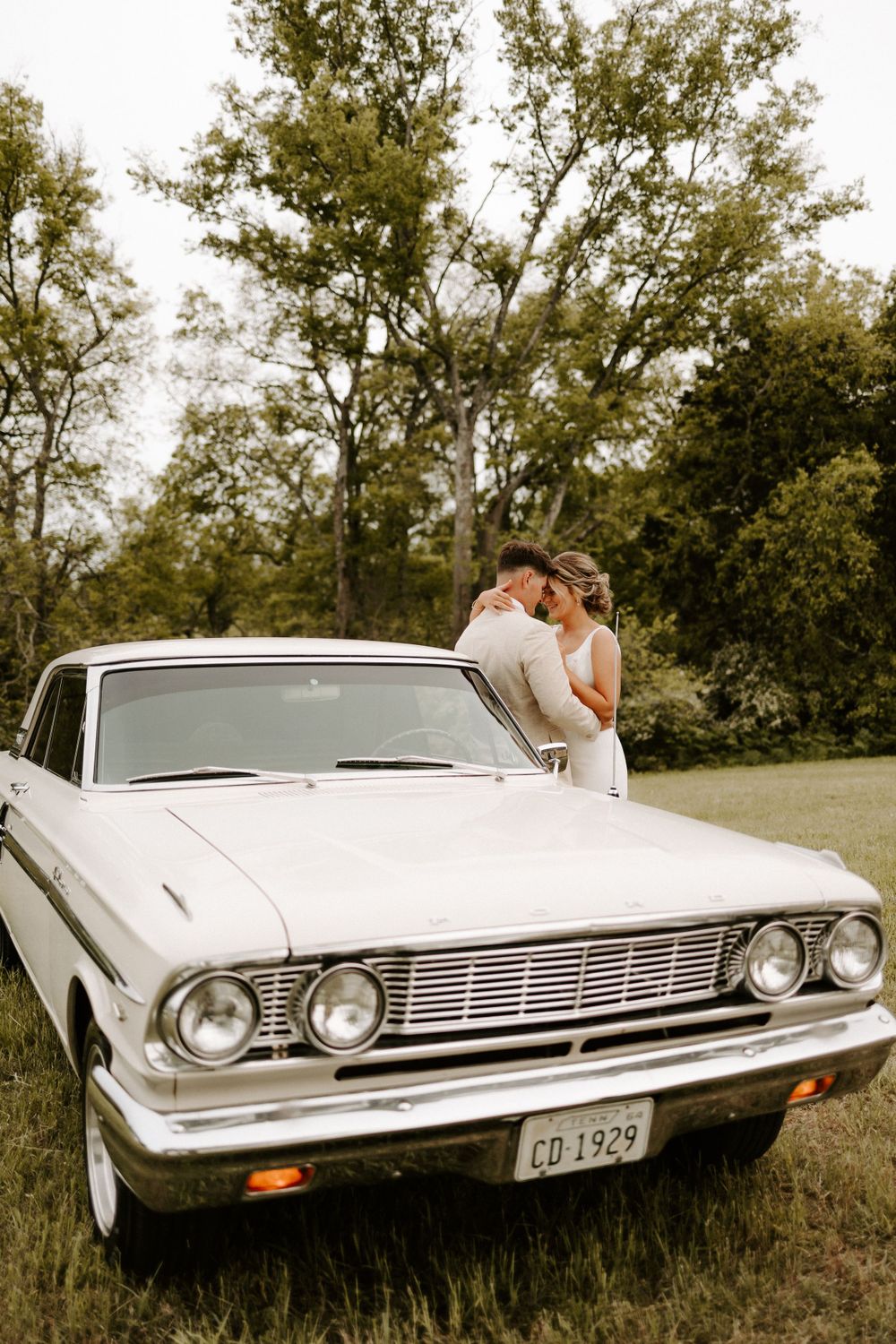 Jarrett and April's Backyard Wedding - Katelynhelsonphotography