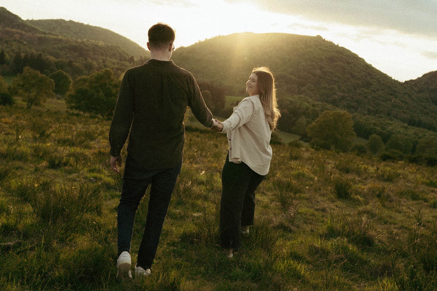 Mariage Intimiste à Pornic au coucher du soleil photographié par une photographe elopement en France