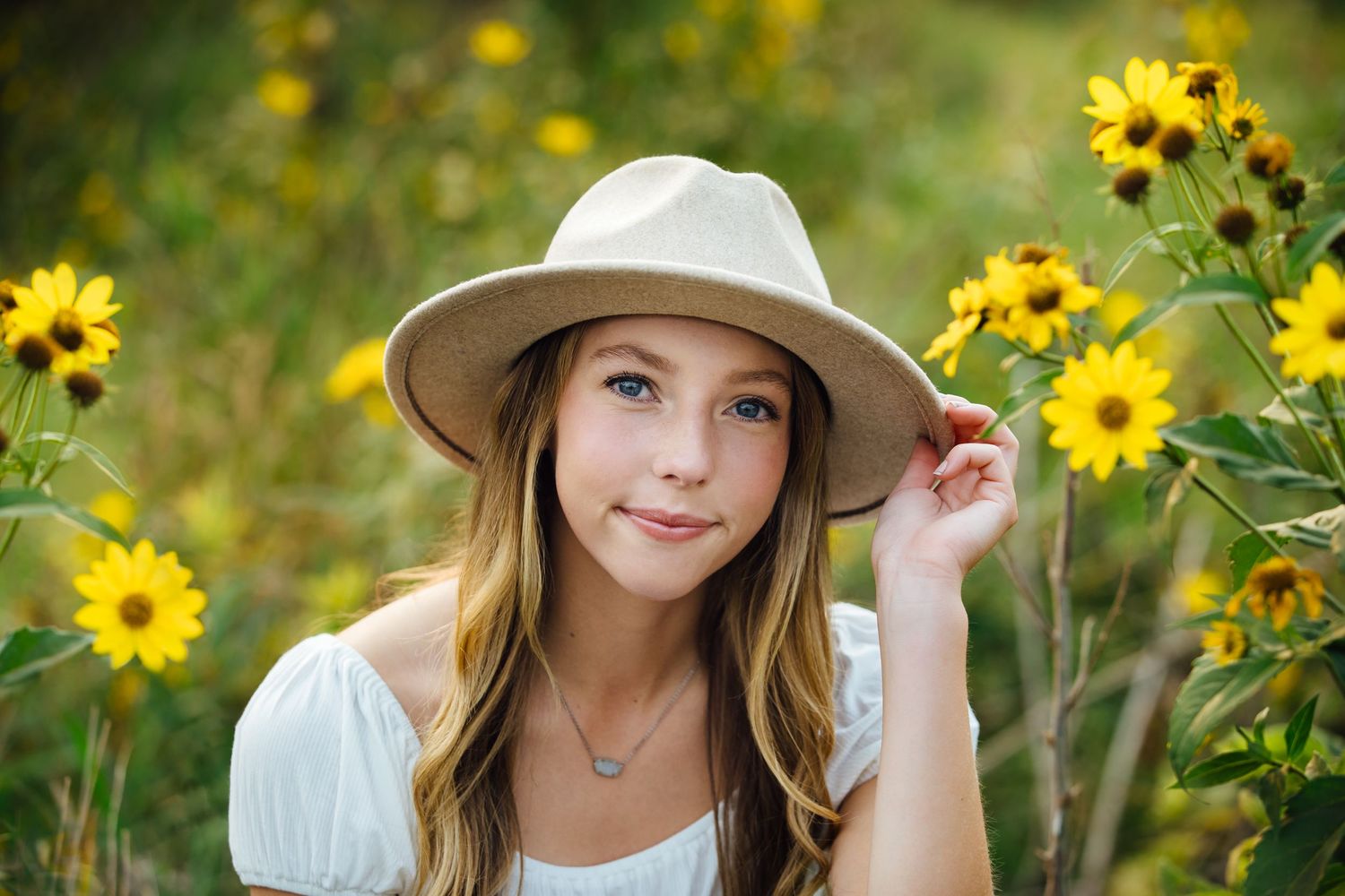 Sioux Falls flower fields for senior portraits, South Dakota flower fields, flowers for senior girl's photo shoot, Sioux Falls Senior Photos