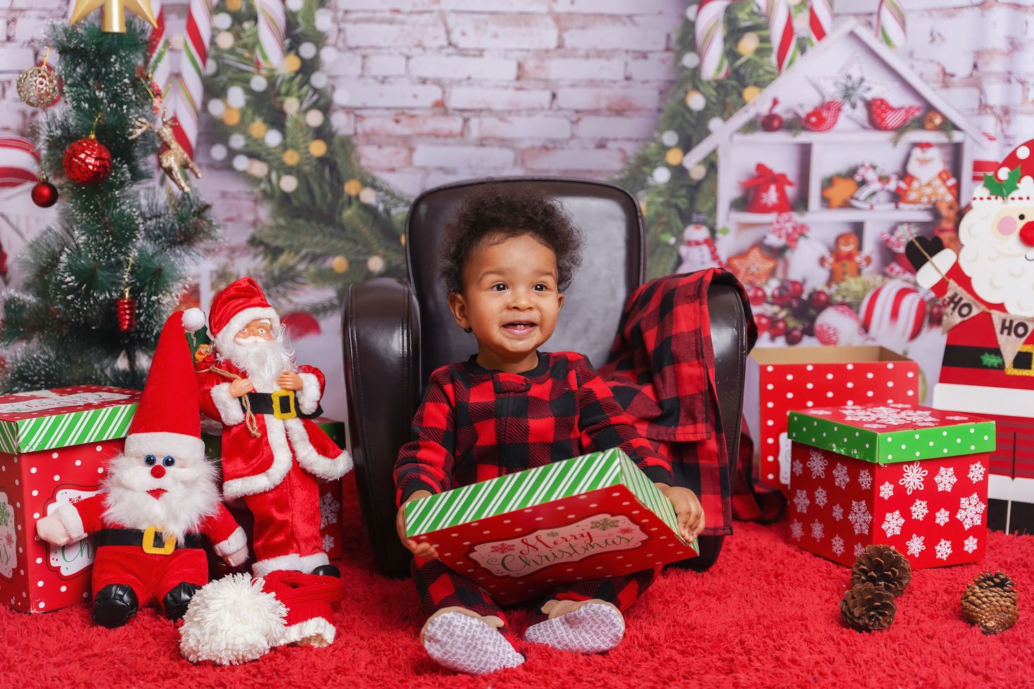 Newborn photographed during a Christmas photoshoot Dubai