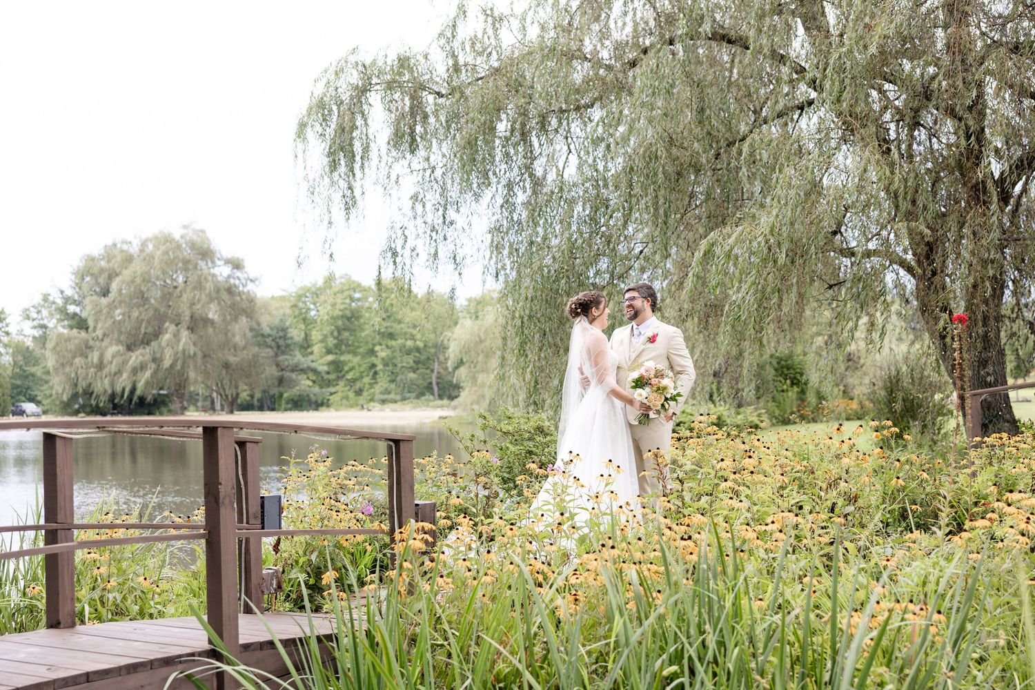 Romantic Meadow Ridge Events wedding in Windsor, Ohio photographed by Julia & Sean Photography, Northeast Ohio wedding photographers.