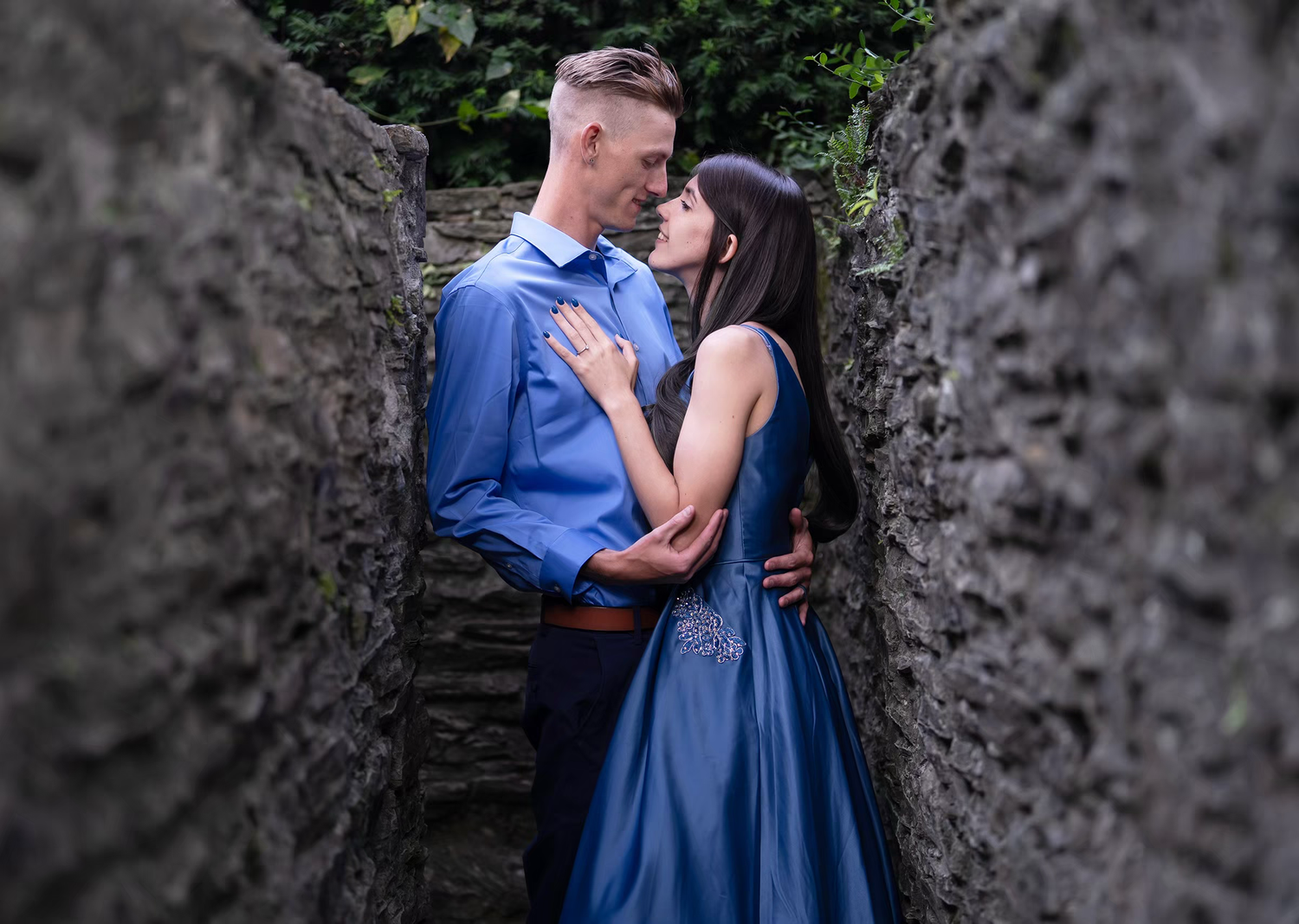 Columbus Ohio outdoor engagement photoshoot.