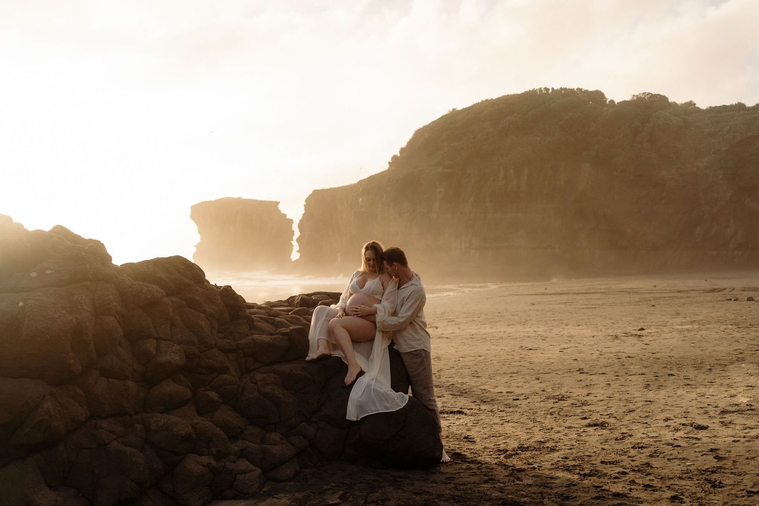 Natural Maternity Pregnancy photos at Muriwai Beach West Auckland