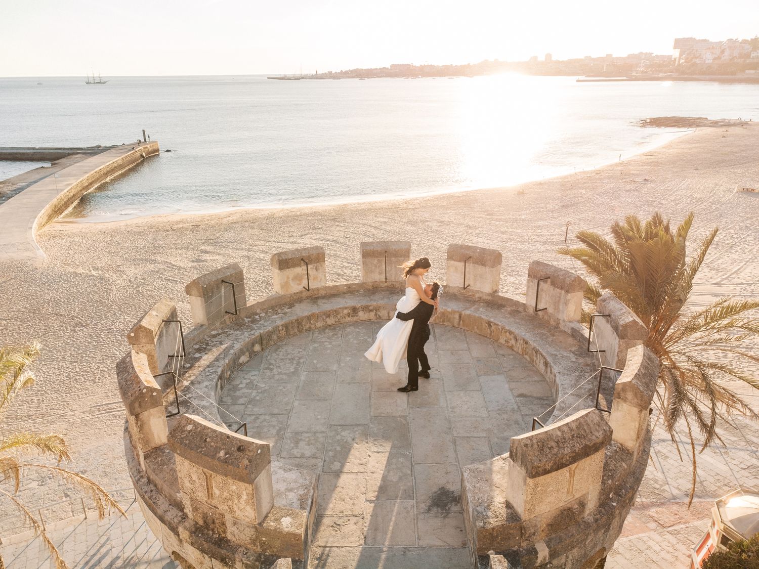 Jewish wedding at Forte da Cruz in Cascais with ocean views and elegant seaside setting in Portugal