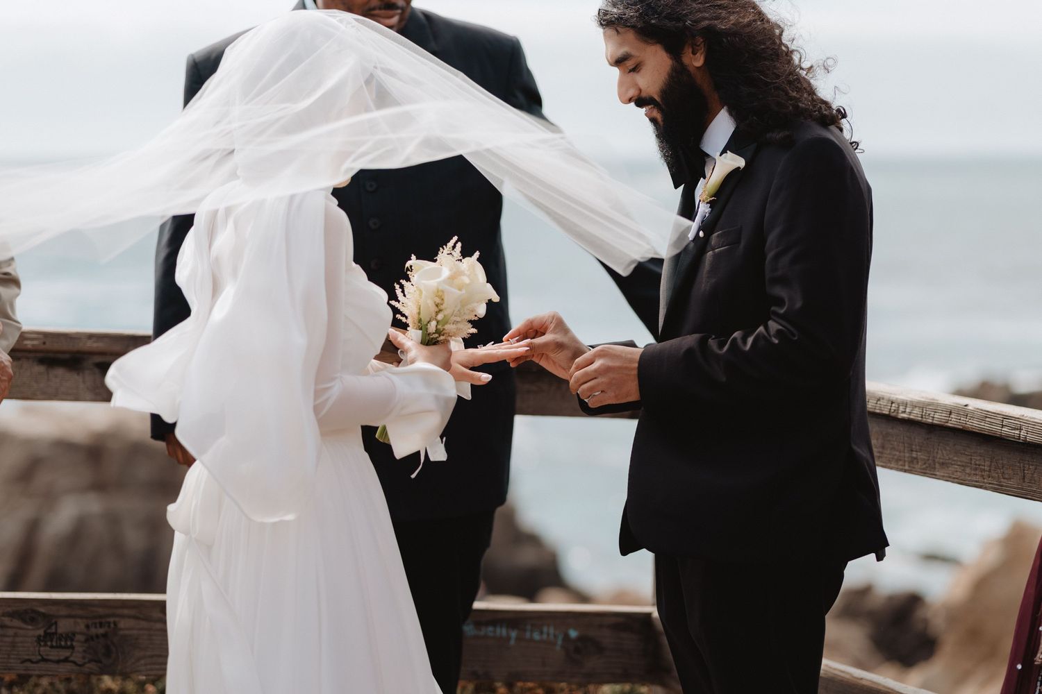 cliffside wedding ceremony in big sur