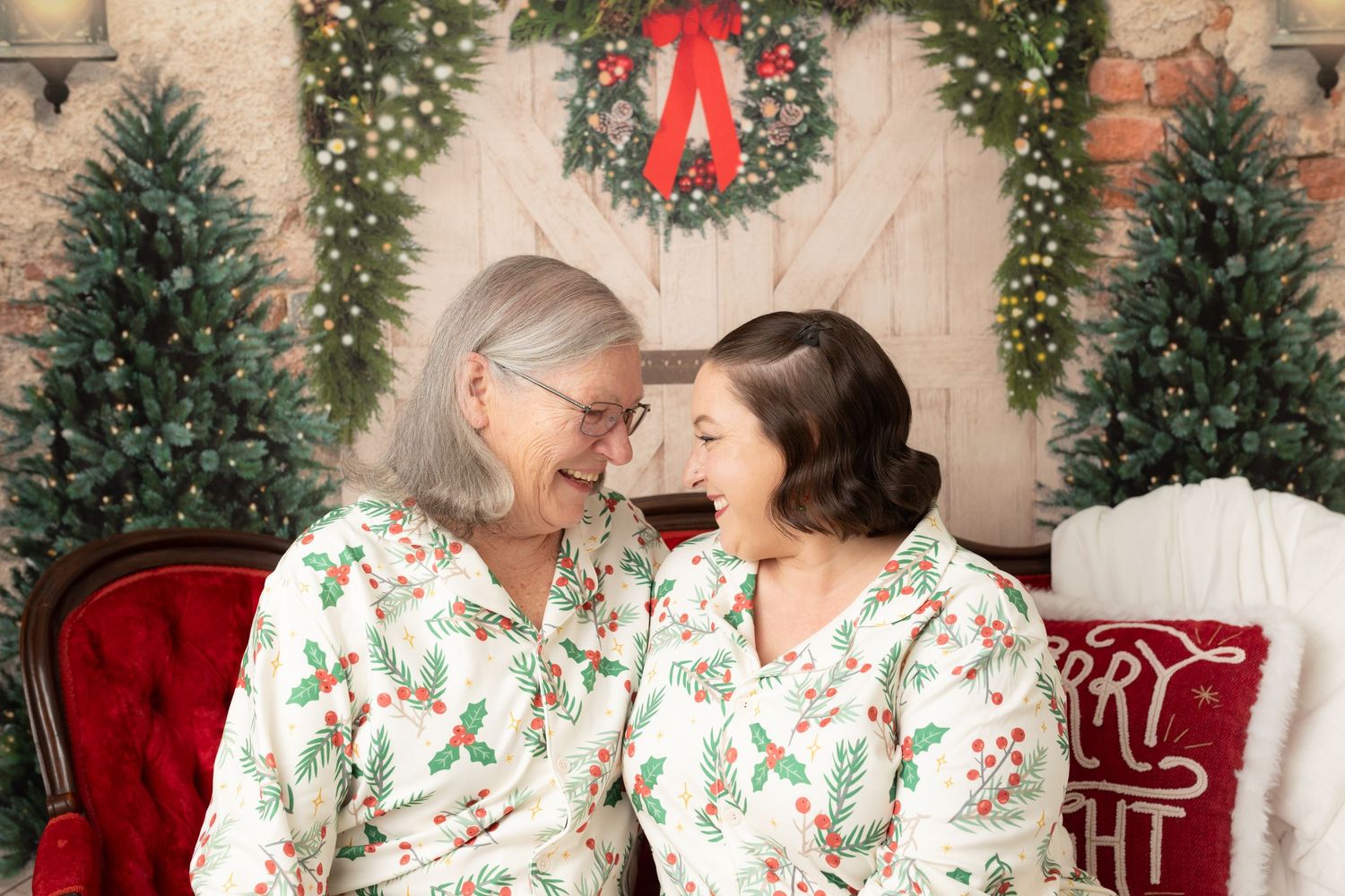 SWANSBORO NC CHRISTMAS PHOTOGRAPHER SAMANTHA ANN PHOTO STUDIO TAKING FAMILY PHOTOGRAPHY NEAR EMERALD ISLE NC AND HUBERT