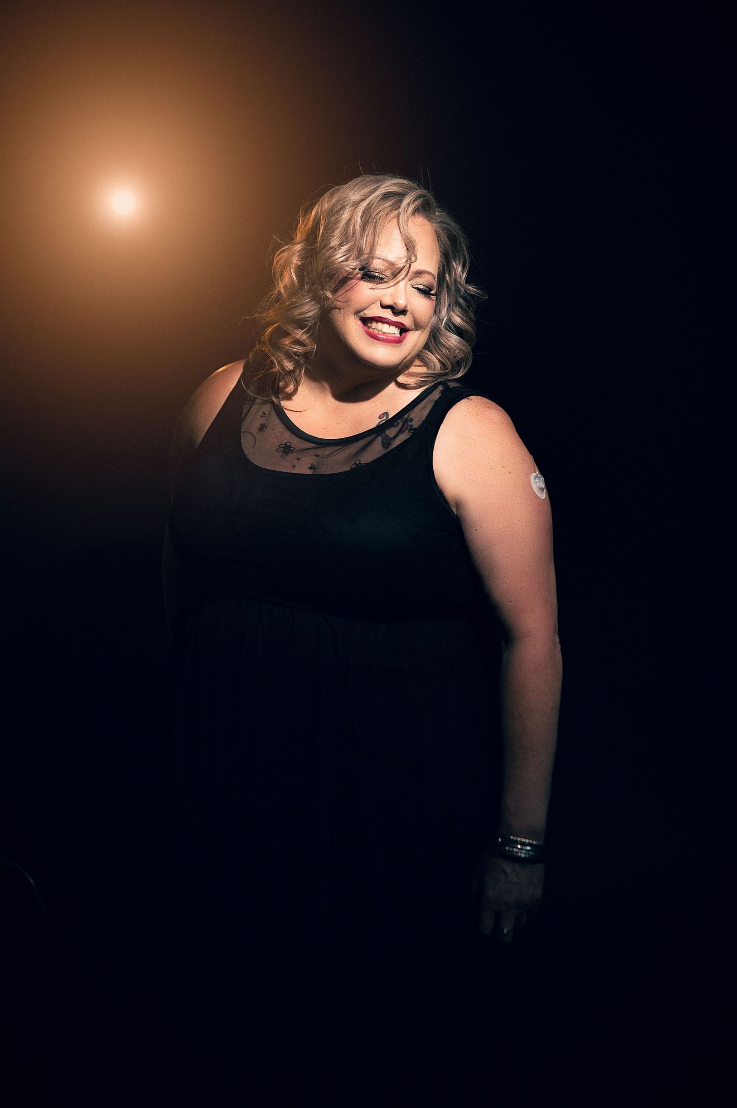 Utah 40 over 40 photoshoot for women to celebrate their life and reclaim their confidence. Utah boudoir and portrait photography poses.