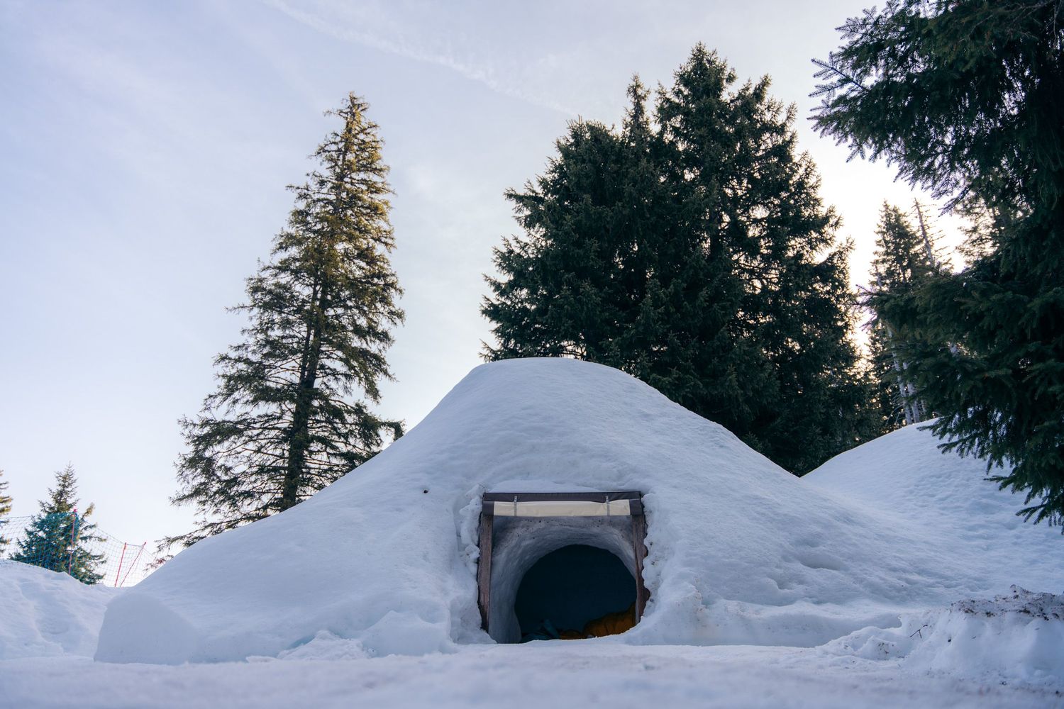 Un igloo en forêt à Annecy