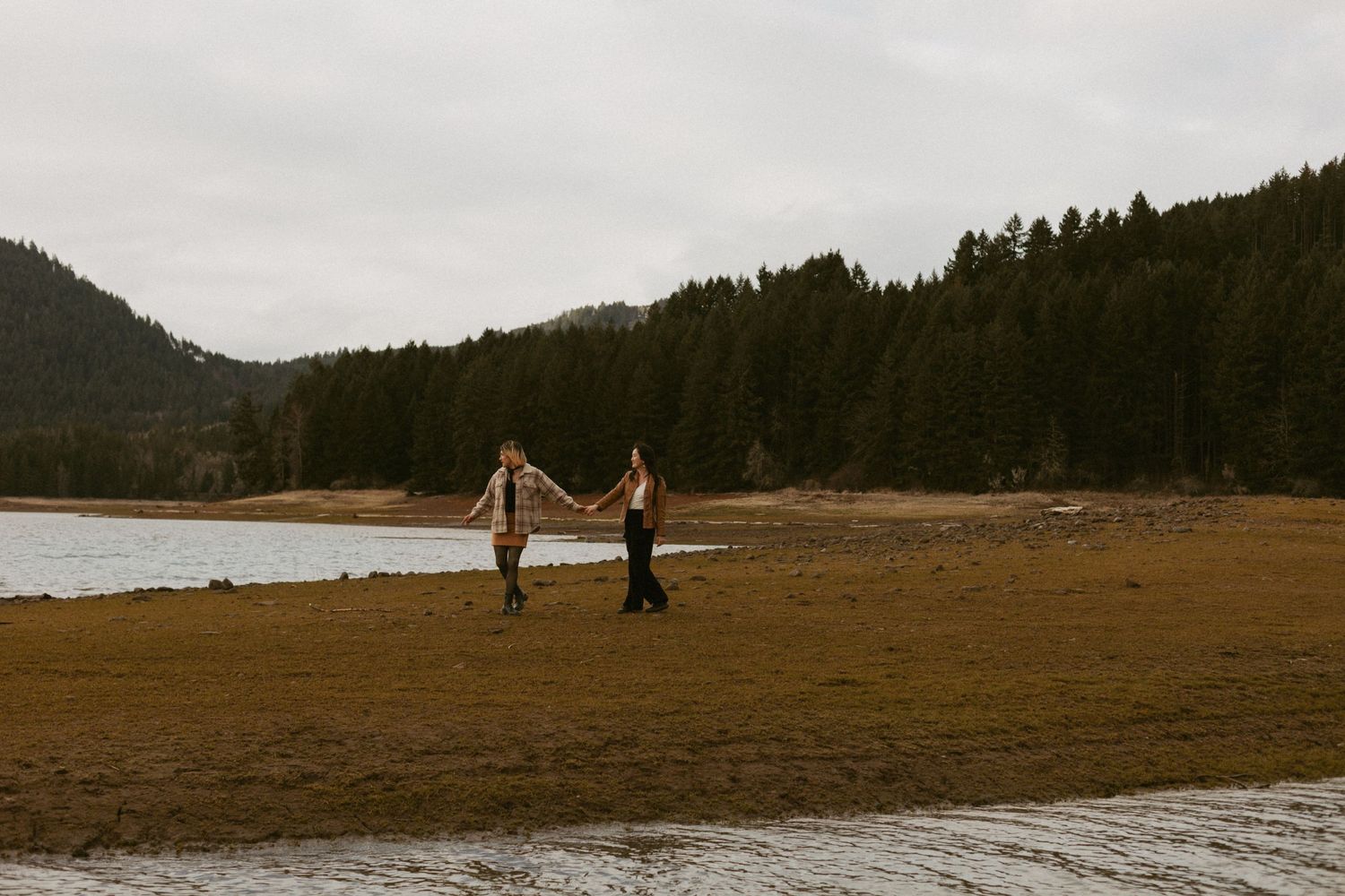 LGBTQIA+ couples adventure picnic session oregon photography