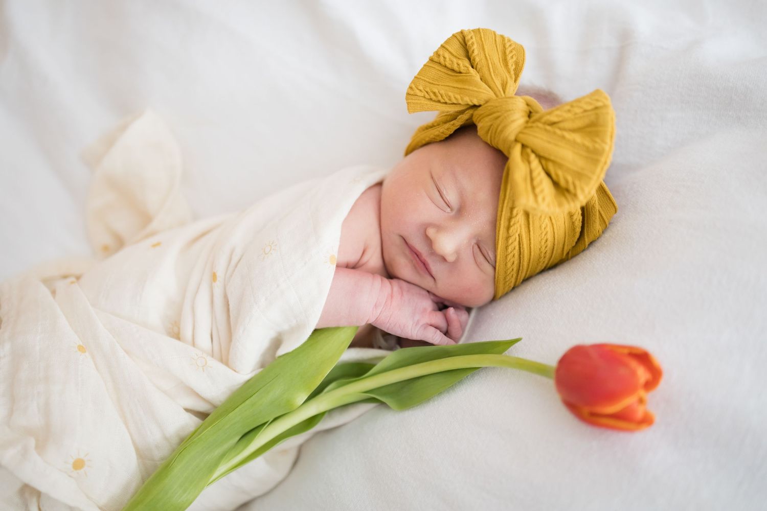 Newborn baby during fresh 48 session. Images at Fort Sanders Medical Center in Knoxville, TN by Nina Thomas Photography.