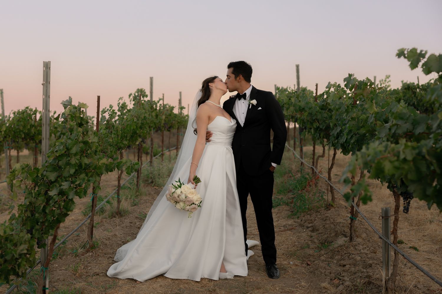 Paso Robles Wedding Photographer at CaliPaso Winery and Villa