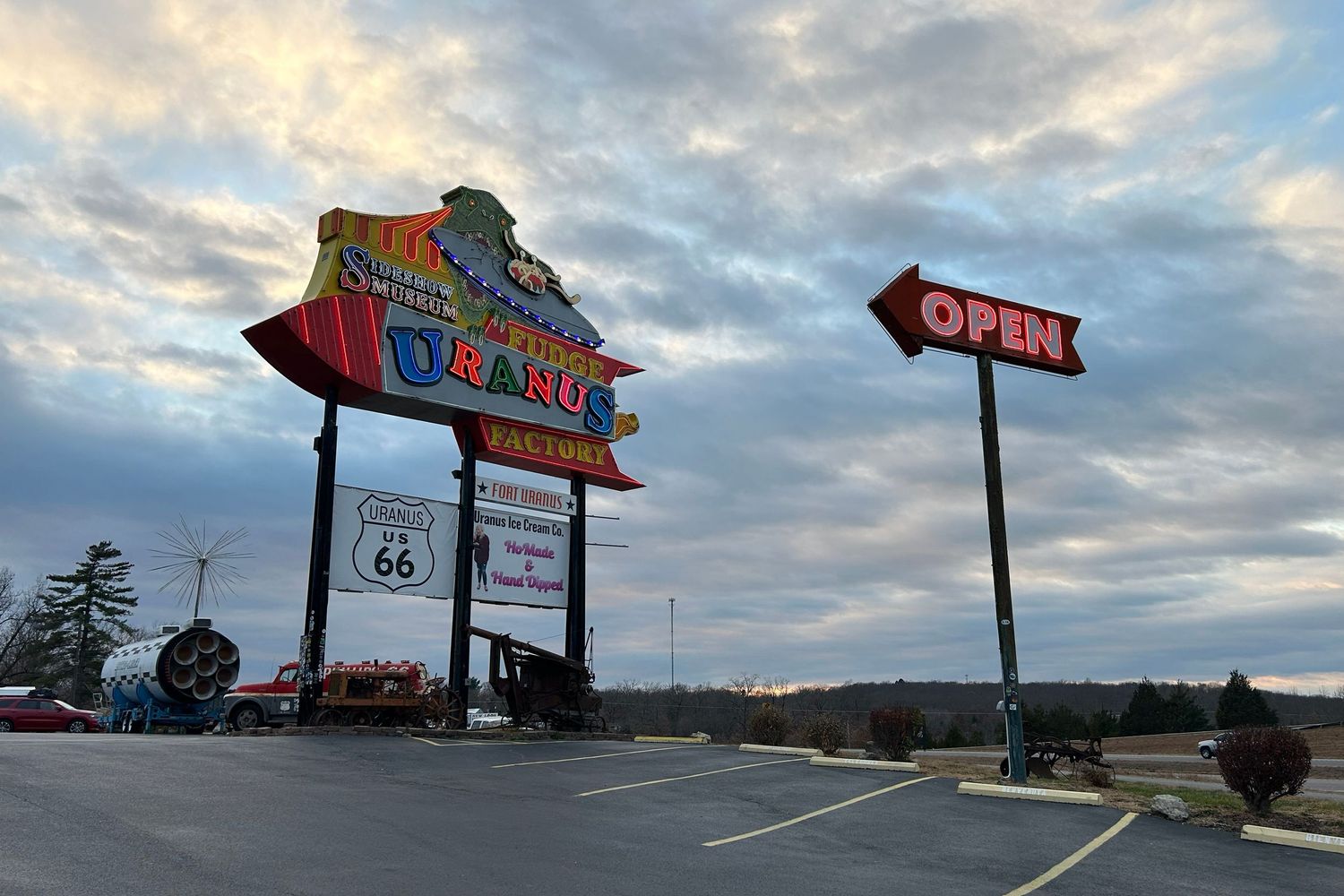 Uranus Fudge Factory Route 66 Missouri