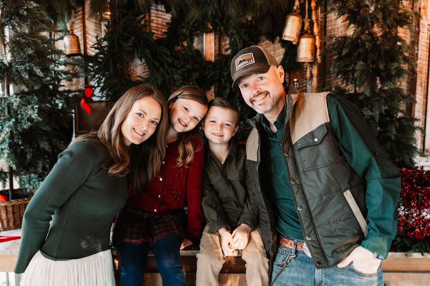 Affordable Knoxville Christmas Mini Session Photography at The Holmstead Studio with Nina Thomas Photography.