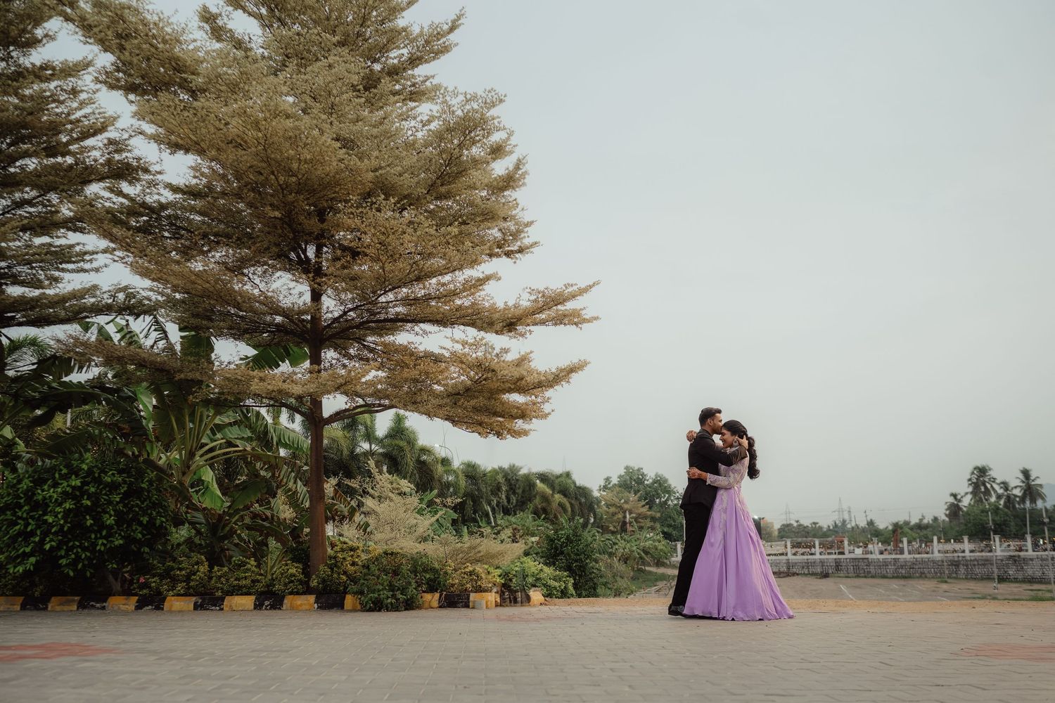 10 Reasons why you must go for a couple shoot