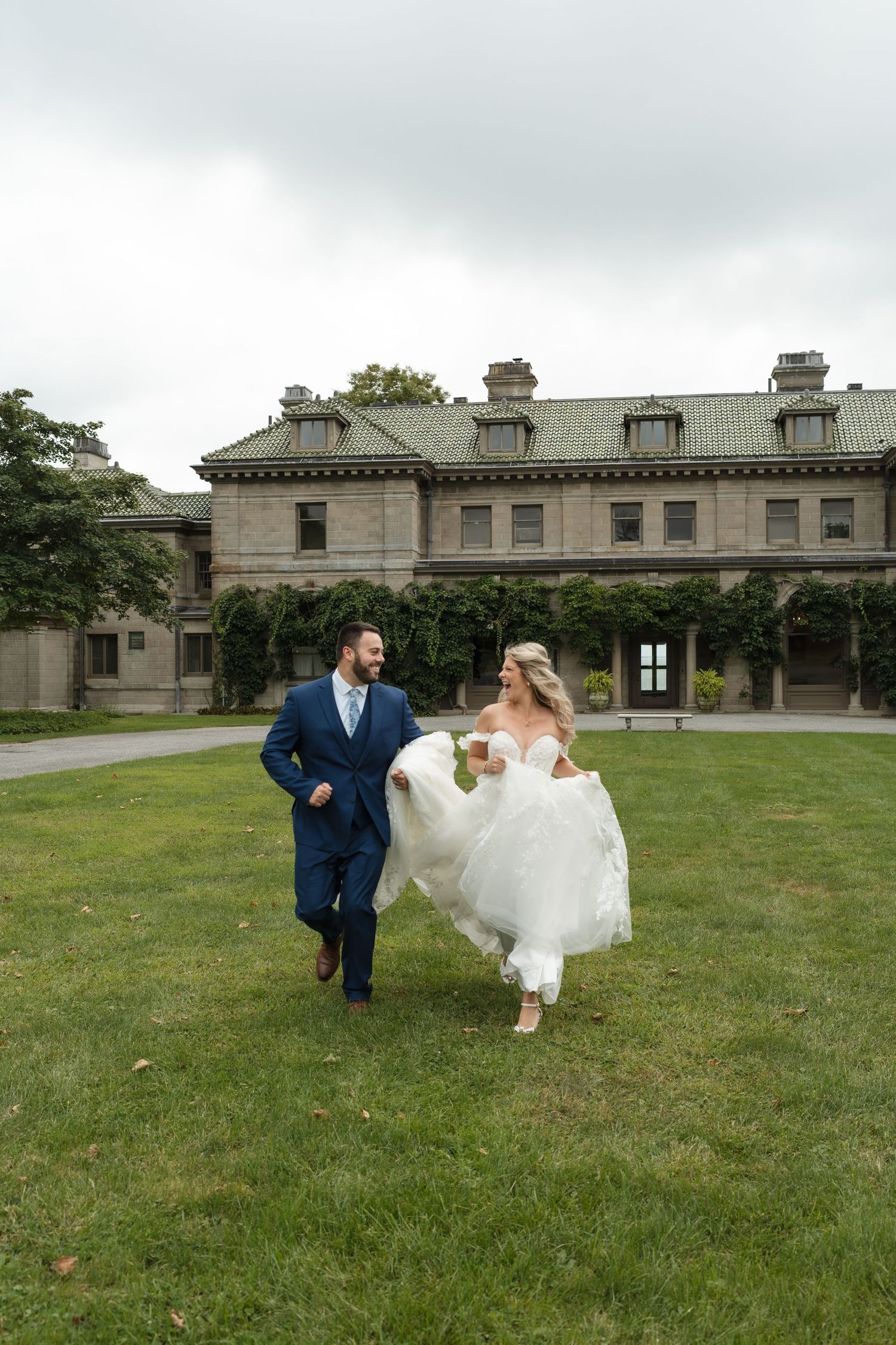 professional wedding photographer near me. Eolia Mansion + Harkness State Park Wedding + Engagement Guide From a connecticut Photographer