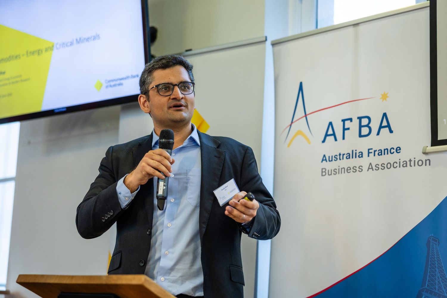 Audience reacting during panel discussion, AFBA Commonwealth Bank of Australia event, Paris - parisianphotographers.com