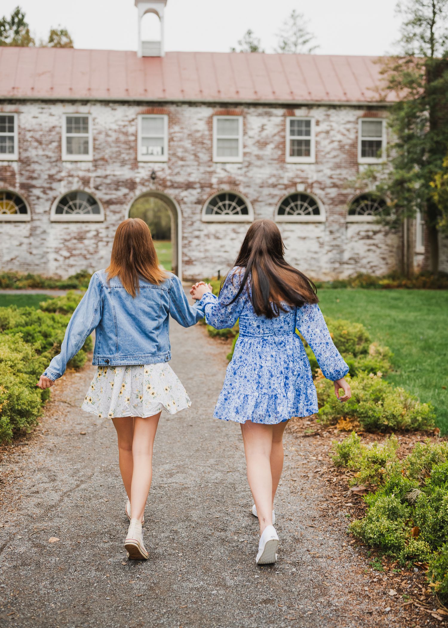 Senior photography session at the State Arboretum of Virginia