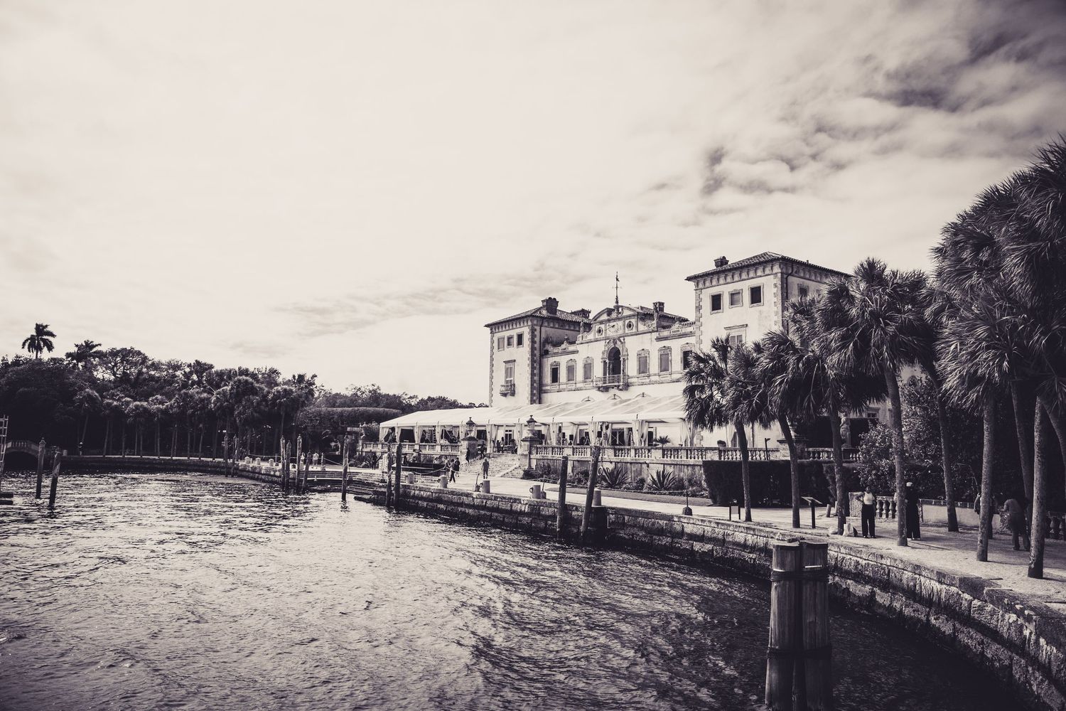 Editorial style documentary wedding photography in Tampa, St Petersburg, Clearwater, Dunedin, Sarasota, Miami, and Naples, Florida.