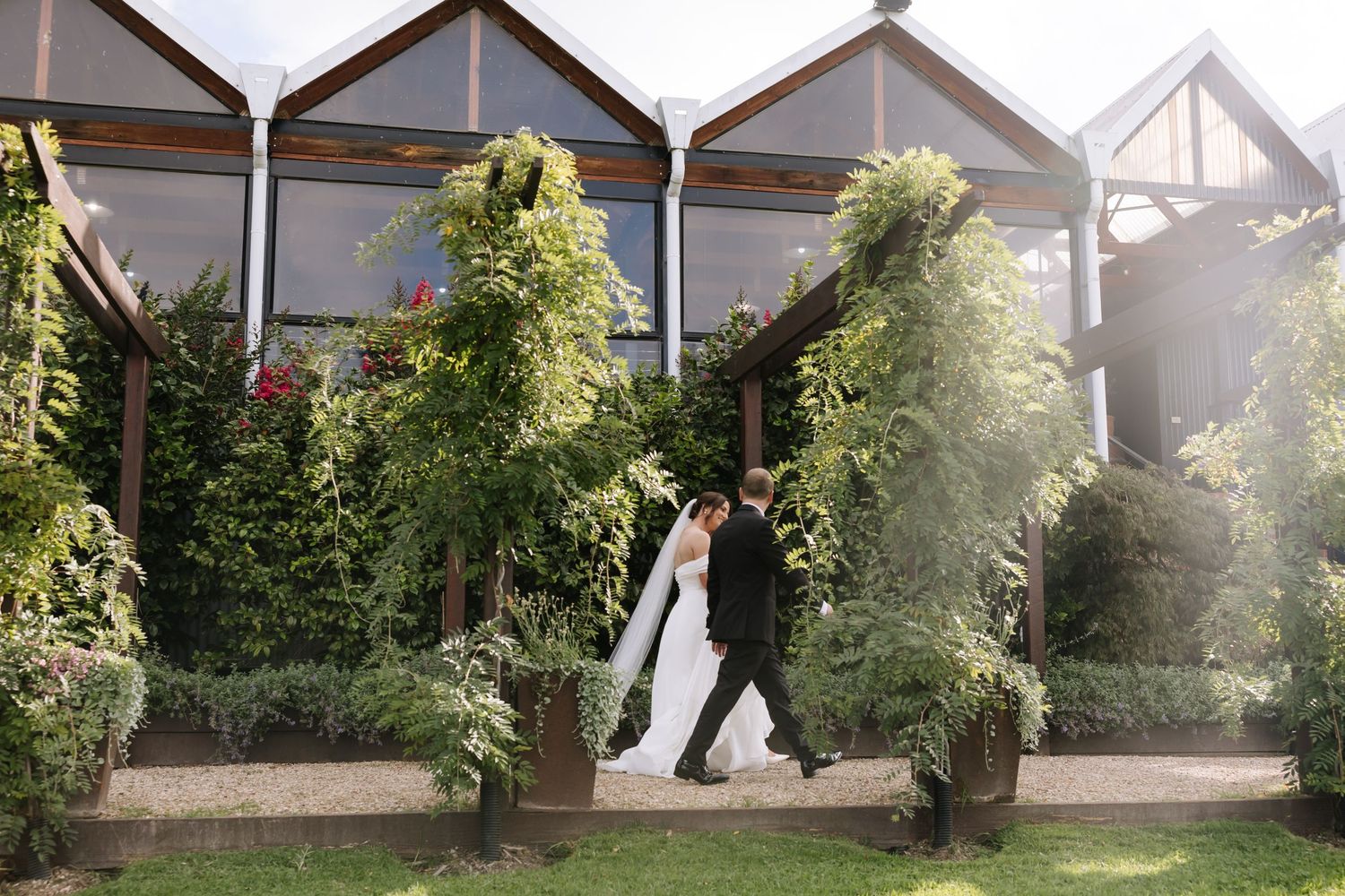 Candid and Fun Wedding Photos from Yarra Ranges Estate Wedding