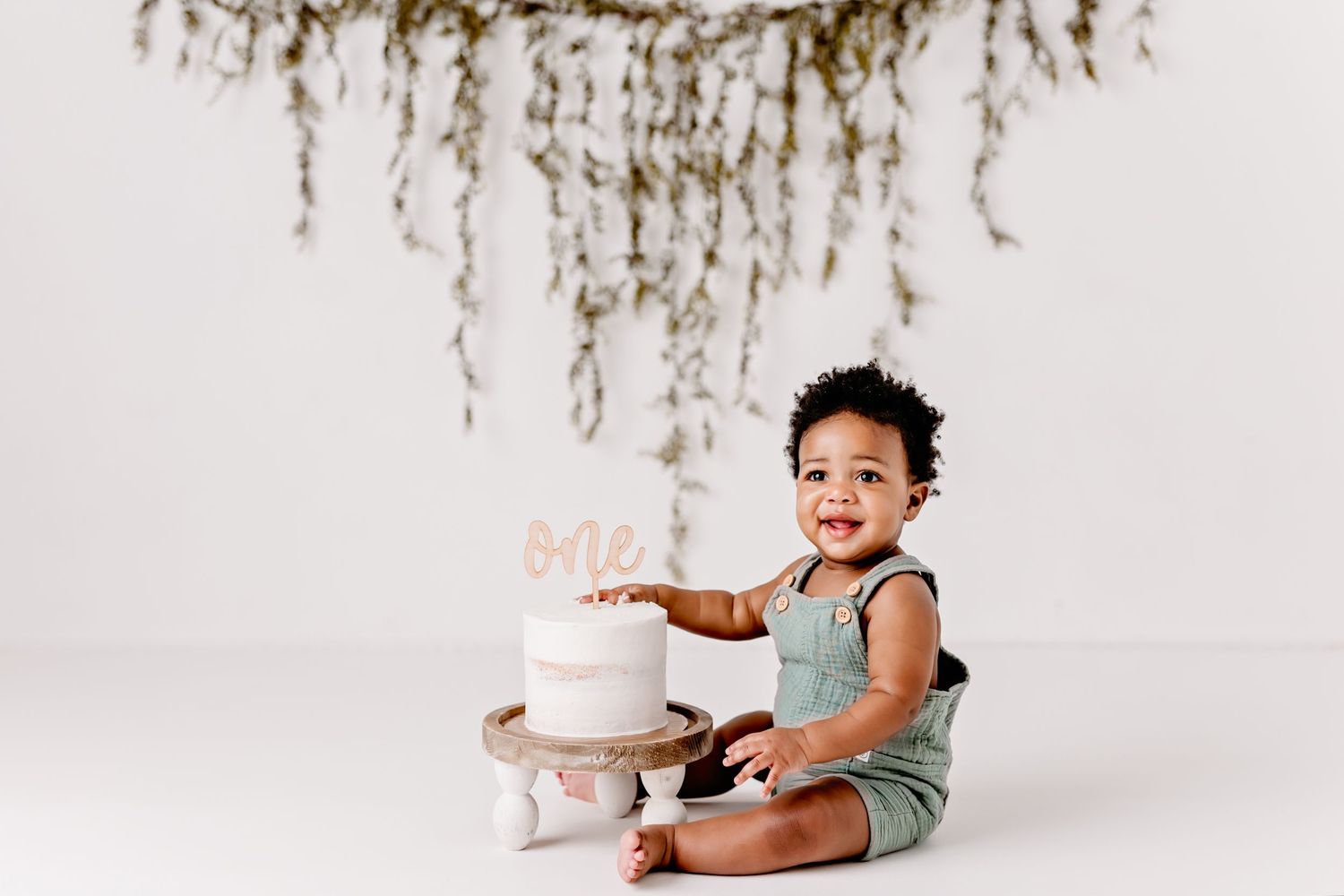 Cake smash and first birthday photography in Spring, The Woodlands & Magnolia, TX