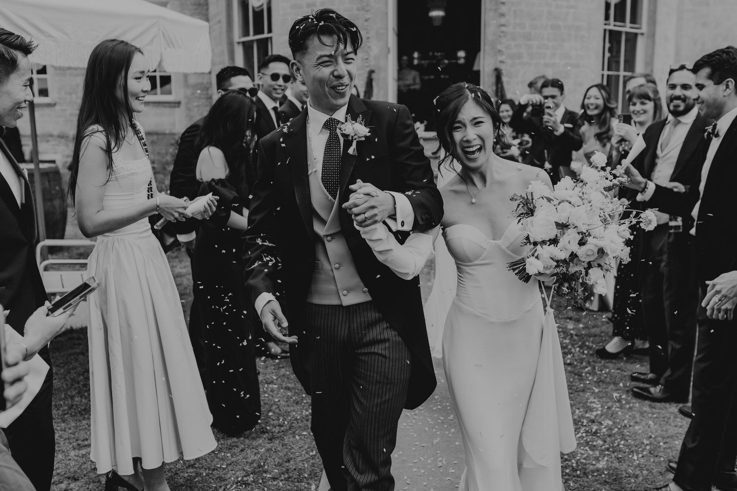 babington house wedding photographer capturing confetti moments