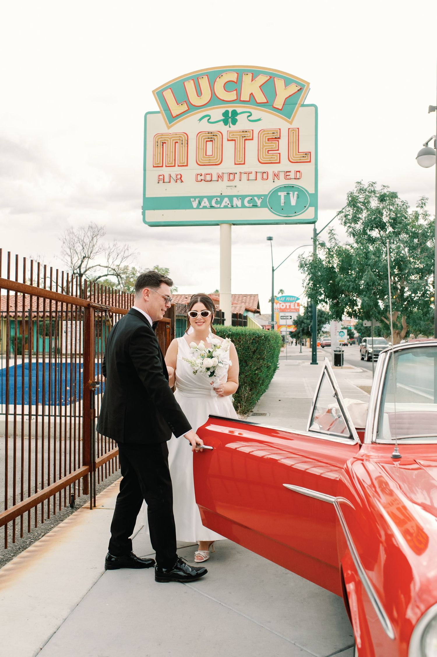 Sure Thing Chapel Las Vegas elopement