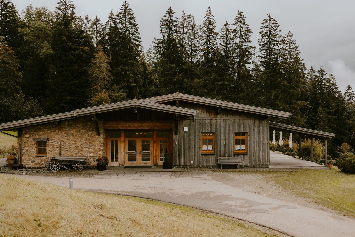 Hochzeitsstadel des Berghotel Jägerhof in Isny im Allgäu, Hochzeitslocation