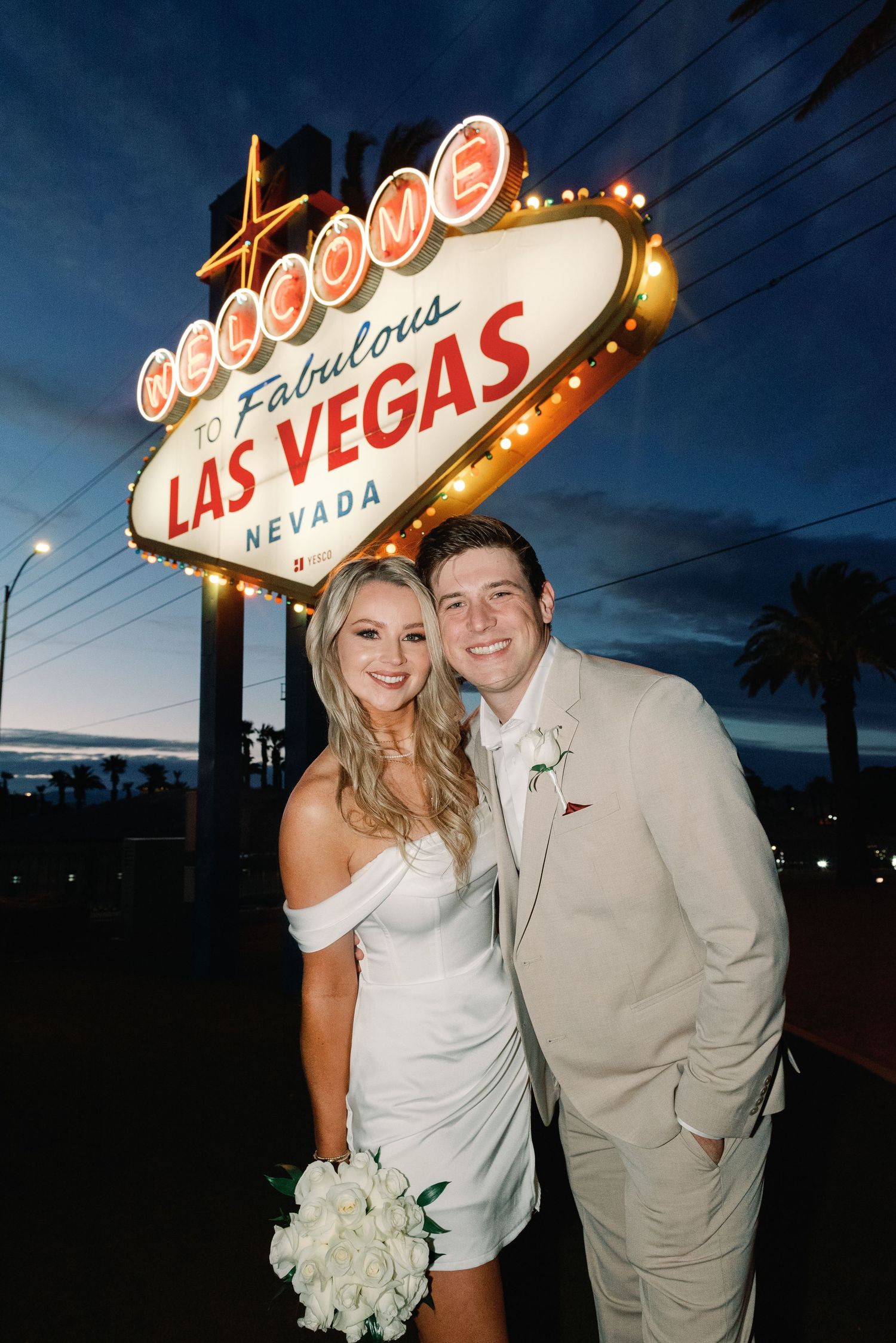 Little White chapel and Las Vegas sign wedding