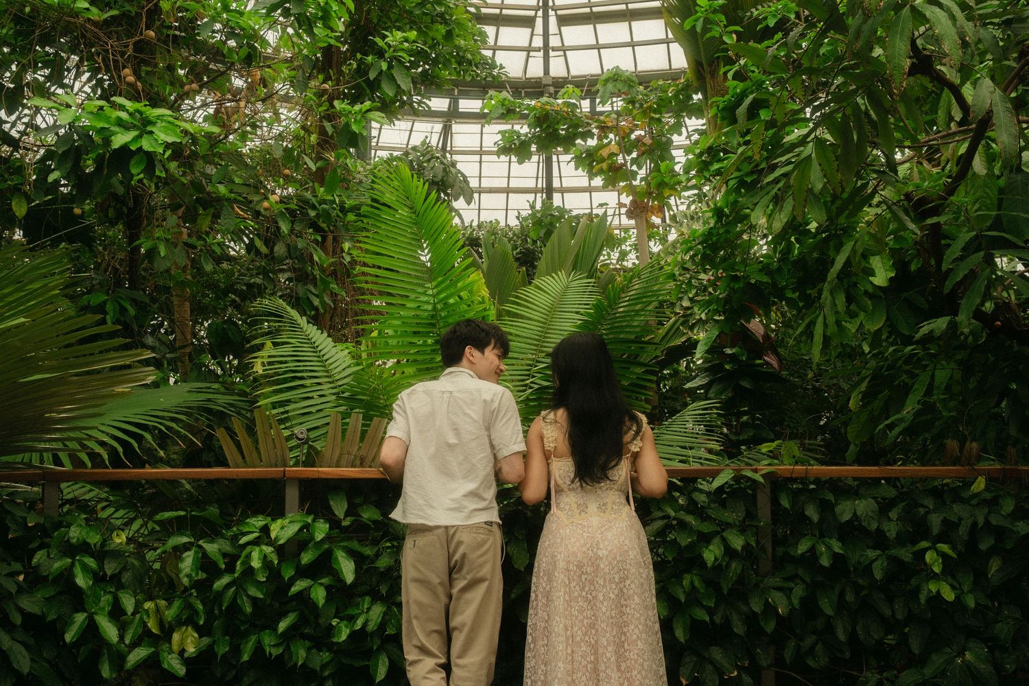 Candid storytelling photography session at The Huntington Library botanical gardens